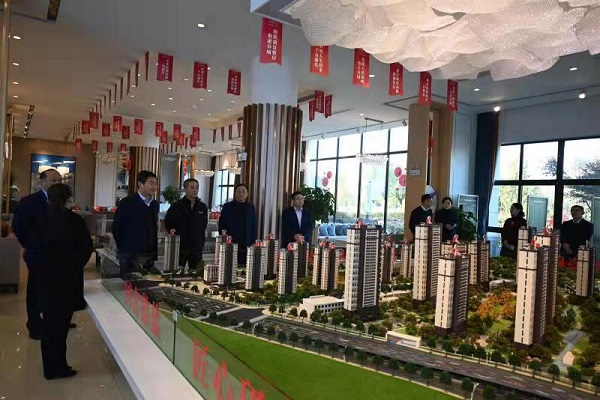 省6008集团集团表部董事调研徽盐地产德阳项目、霍邱项目